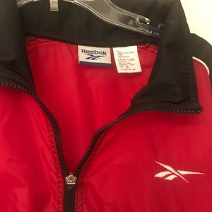 XL sports wind jacket red and black